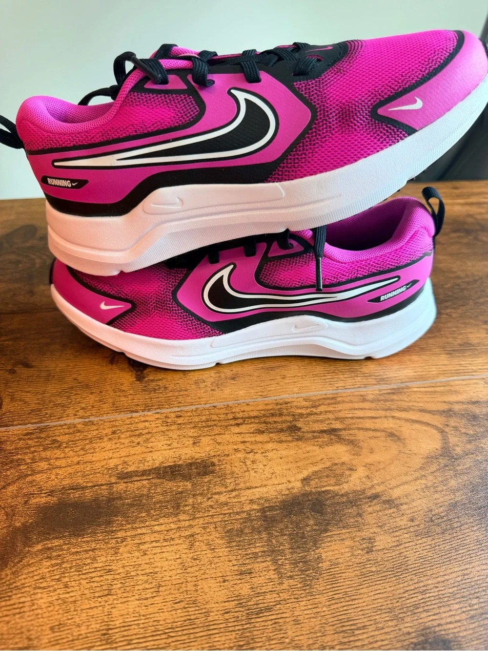 Nike Women's Bright Pink and Black Athletic Sneakers